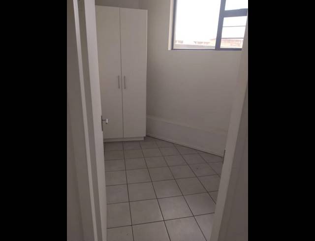 2 BEDROOM PROPERTY TO RENT IN FLORIDA